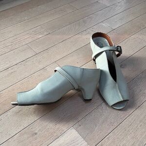 Sergio Tomani Womens 38  Leather Clog Peep Toe Heel Shoe in light Blue